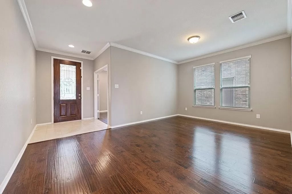 Building Photo - Room in House on Calla Lily Boulevard