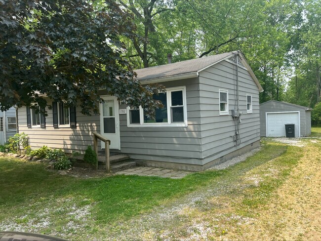 Building Photo - 156 N Avon Ave