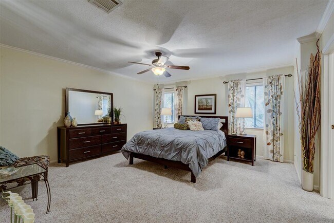 Building Photo - 2409 Bering Dr