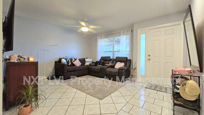 Building Photo - 6146 Principia Dr