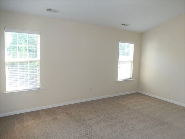 Building Photo - 10651 Edmundson Ave