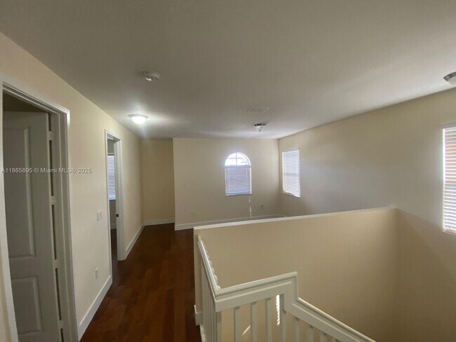 Building Photo - 3334 W 96 Pl
