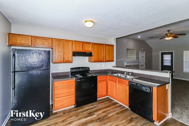 Building Photo - 4643 Blue River Cove