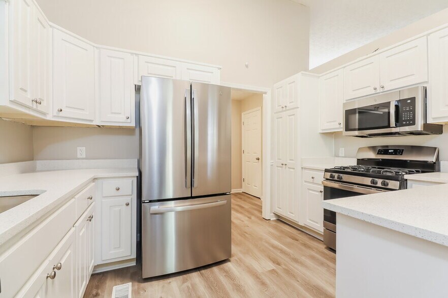 Building Photo - 250 Ashley Oaks Dr