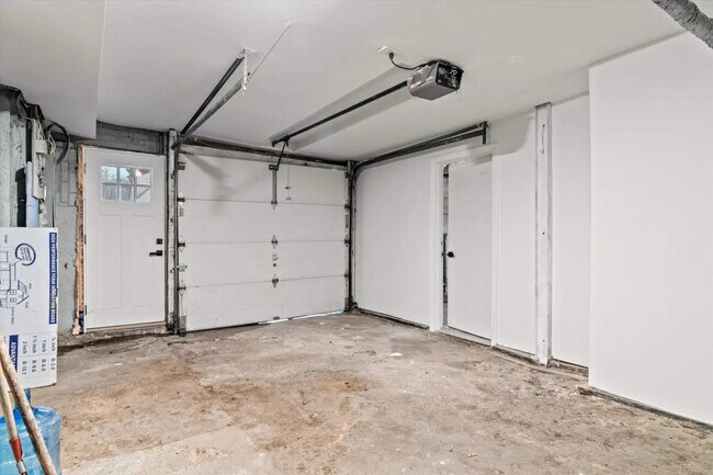 Building Photo - Goffstown Road