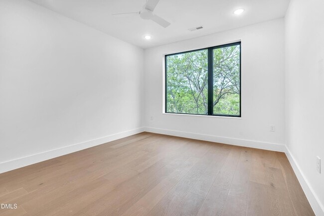 Building Photo - 29 Enterprise St