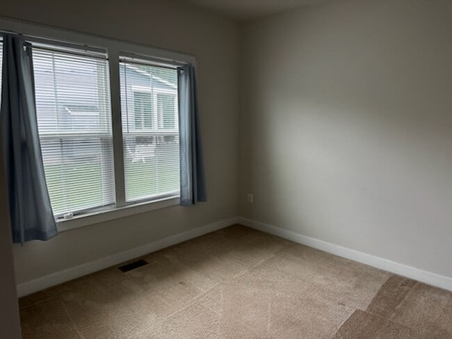 Building Photo - Charming 3-Bedroom, 2-Bath Single-Story Home – Prime Location Near Shopping and the Beach!