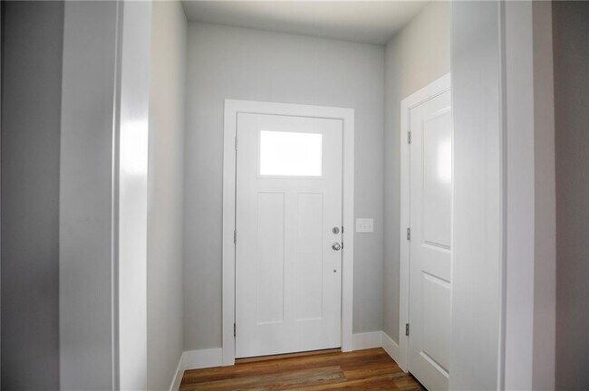 Building Photo - 907 Seaborn Way