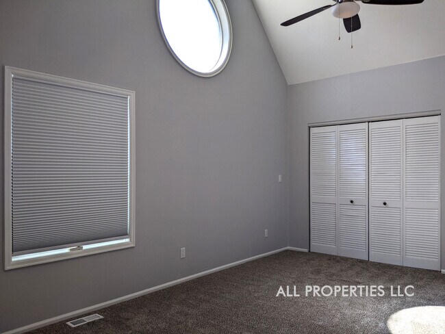 Building Photo - 123 E Bayaud Ave