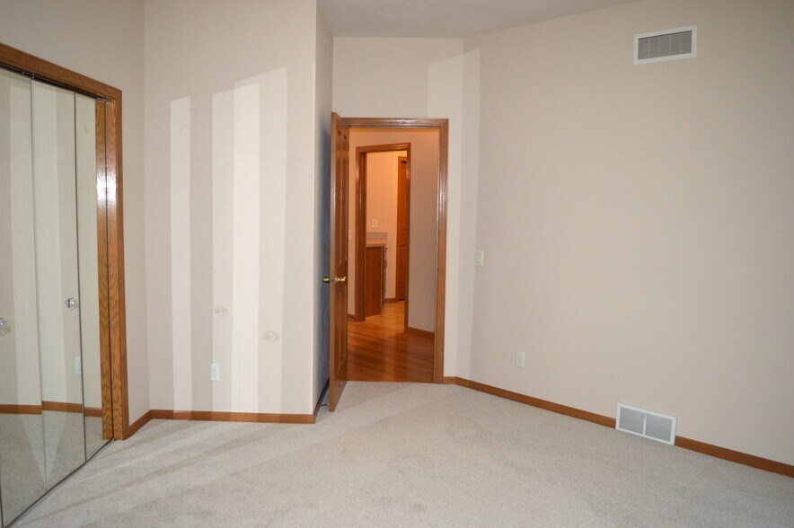 Building Photo - 7541 Red Fox Trl