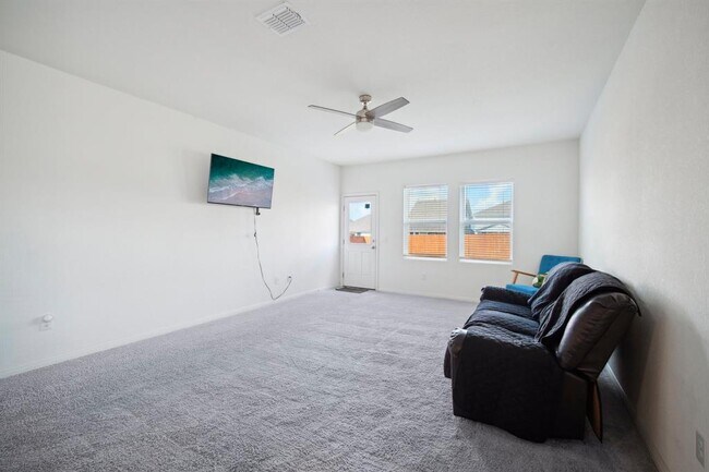 Building Photo - 200 Gemsbok Rd