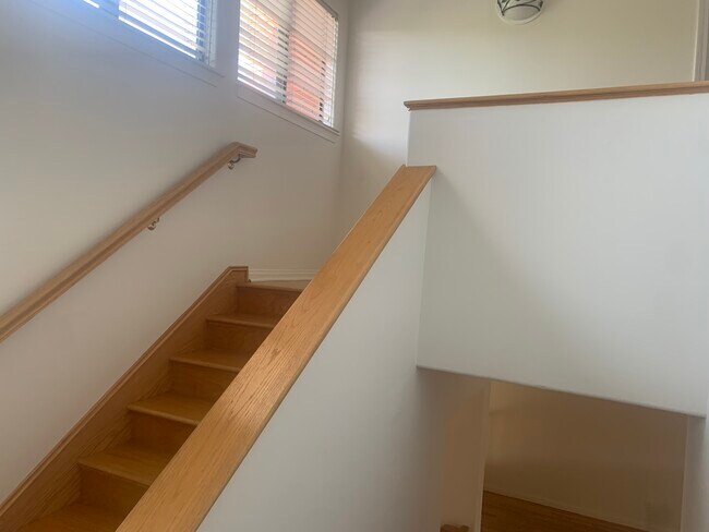 Building Photo - 27 Lafayette Ct