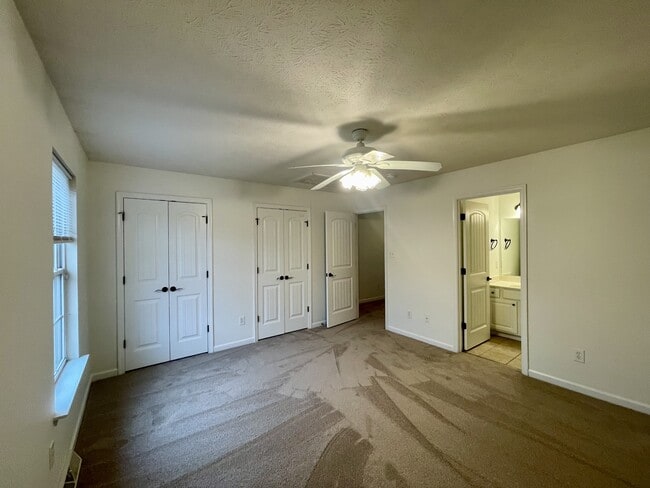 Building Photo - 111 Old Tavern Cir