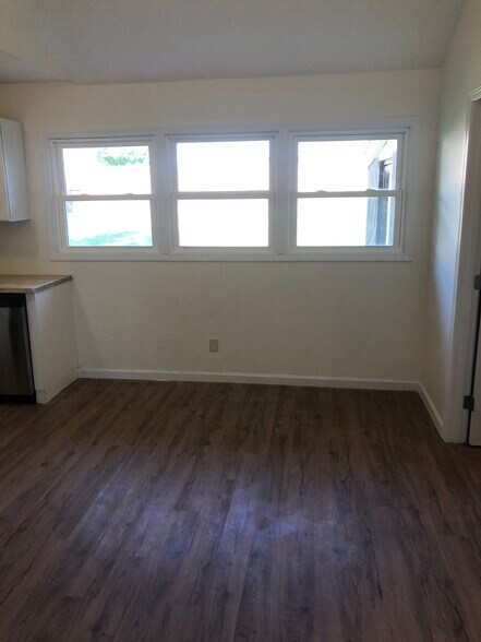 Eat in kitchen - 9215 ARISTIDES DR