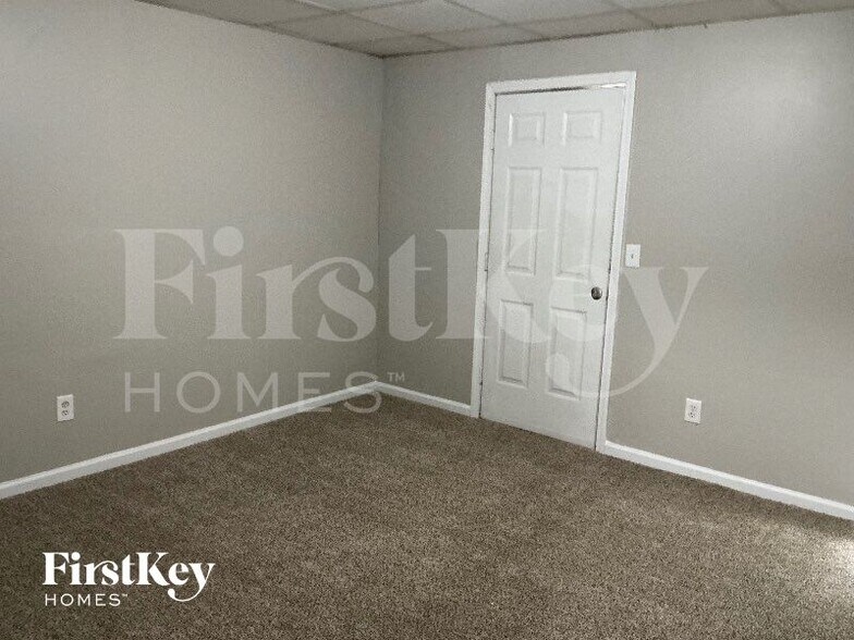 Building Photo - 1303 Post Oak Ct