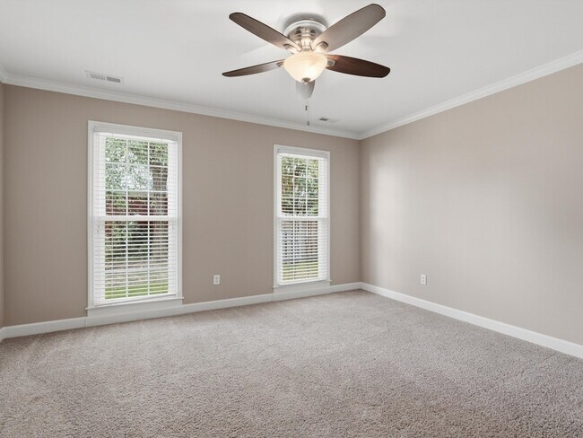 Building Photo - 2819 Willowick Tr SE