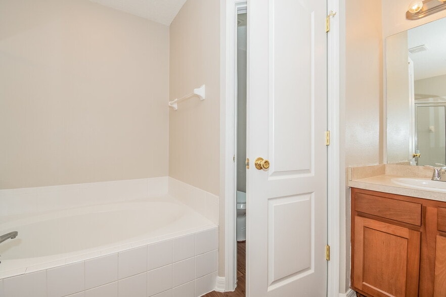 Building Photo - 932 Wood Dove Ct