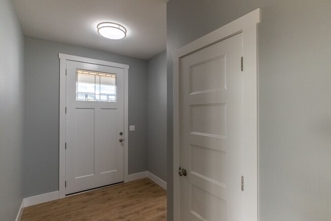 Building Photo - Beautiful 4bed 2bath home on Military Hill!