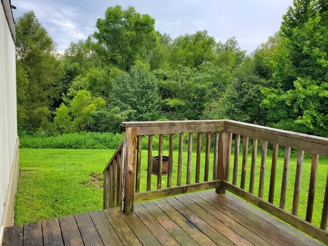 Building Photo - 200 cedar cove lane