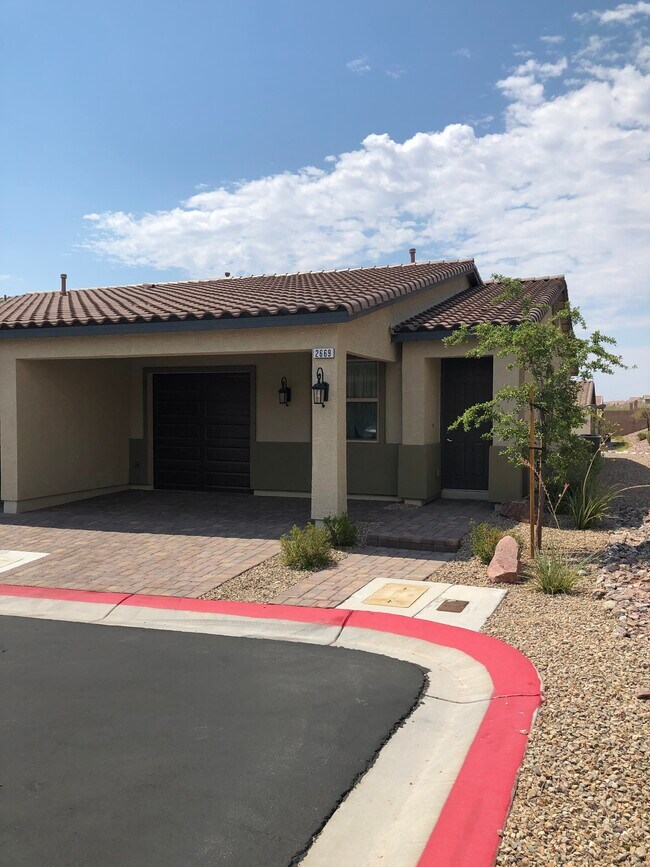 Building Photo - 2669 Crystal Blue St