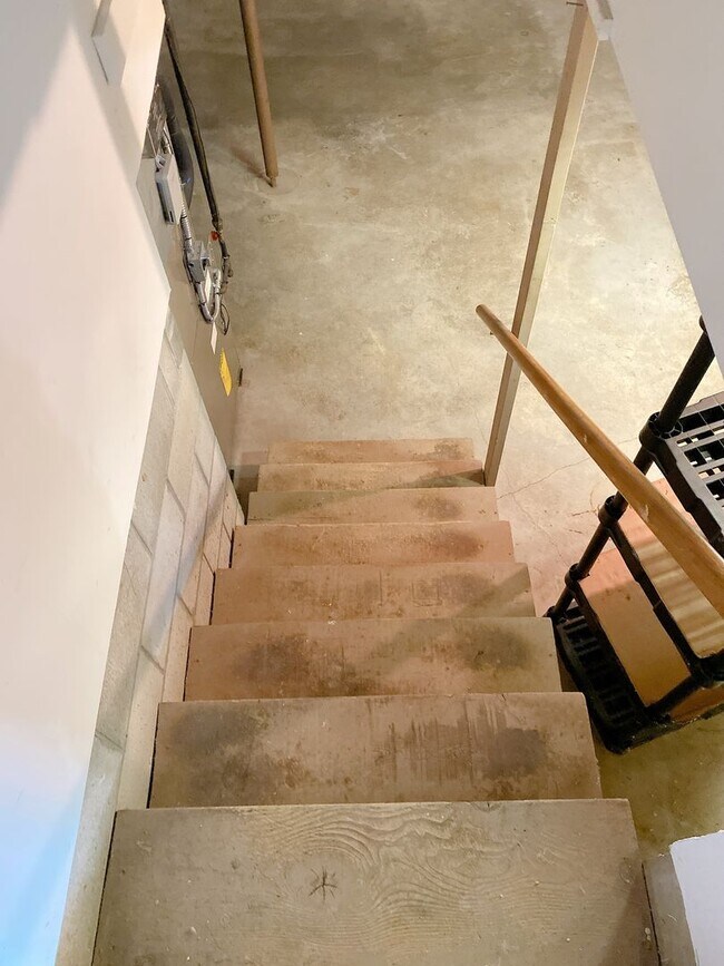 Building Photo - 3BD, 2BTH Bellevue Charmer Ready for YOU, $2,300!!