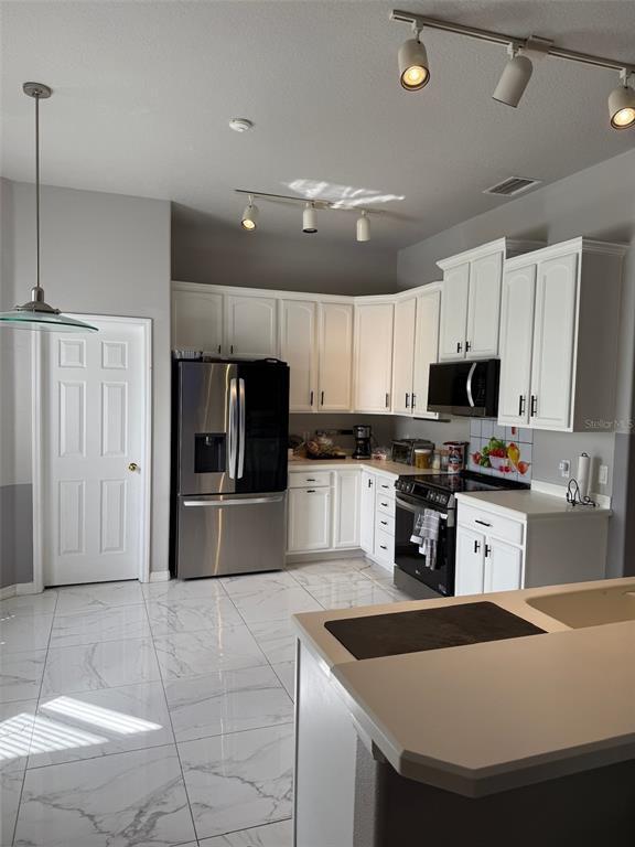 Building Photo - 5690 Merlin Way