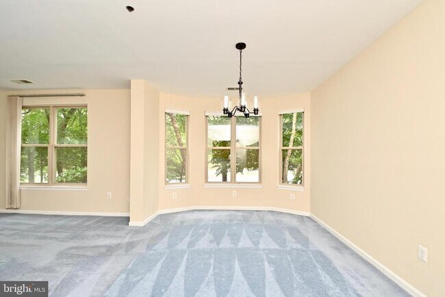 Building Photo - 11775 Stratford House Pl