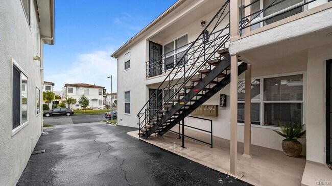 Building Photo - 107 N 1st St