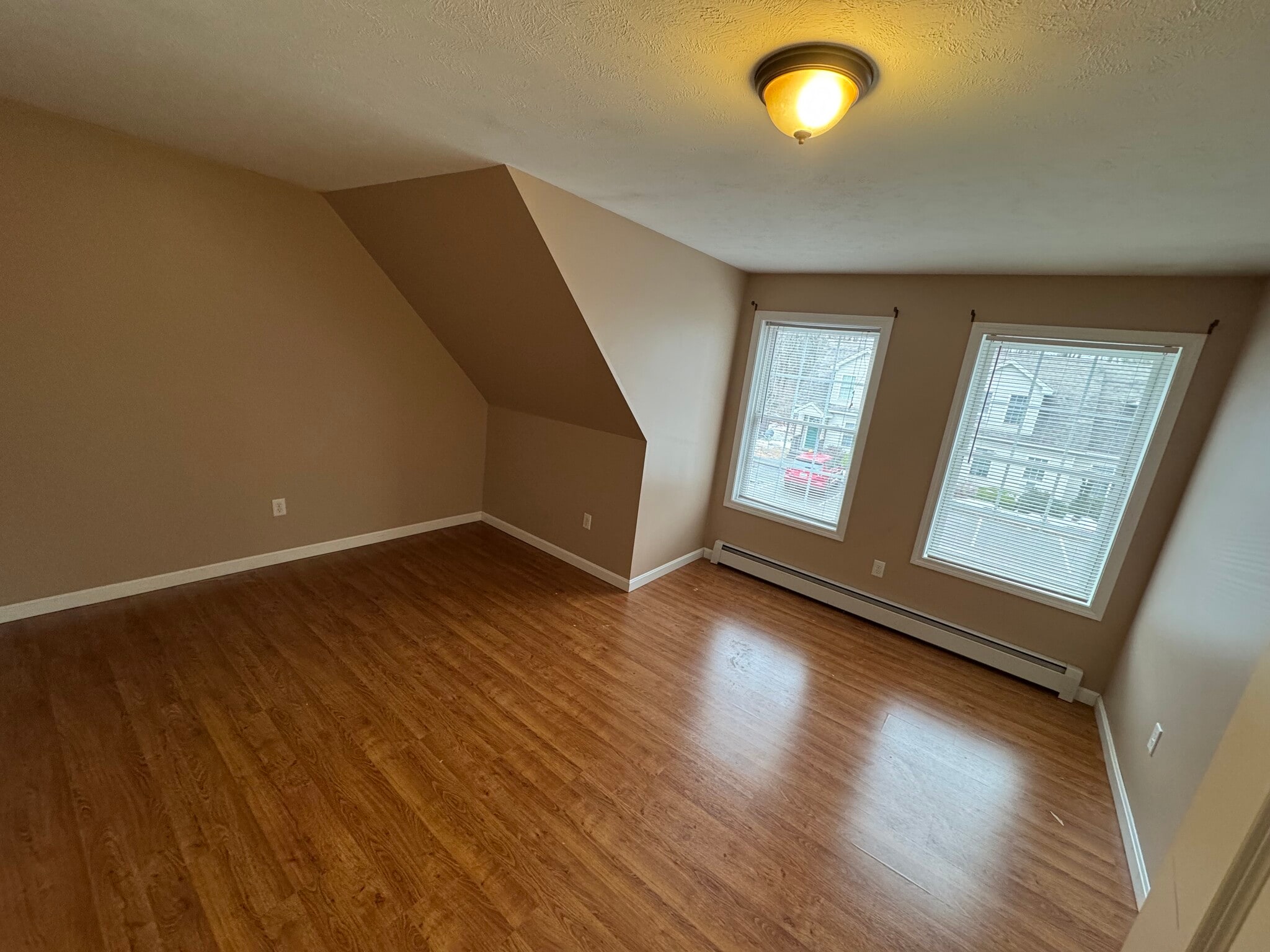 Building Photo - 123 Pearl St