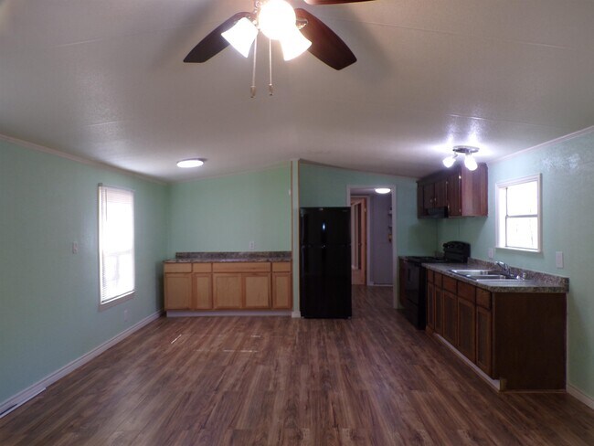 Building Photo - 919 Austin St