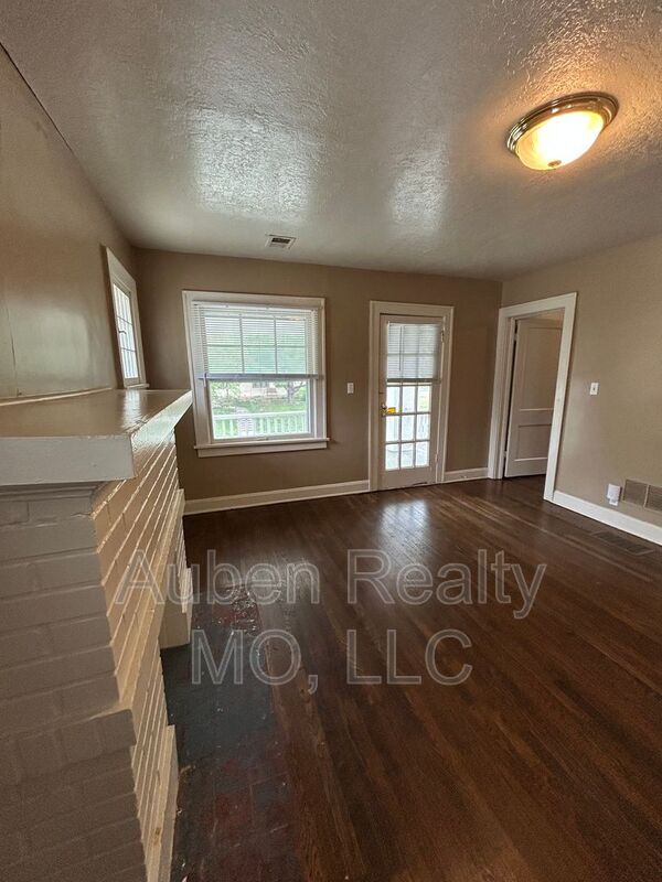 Building Photo - 5405 Harrison St