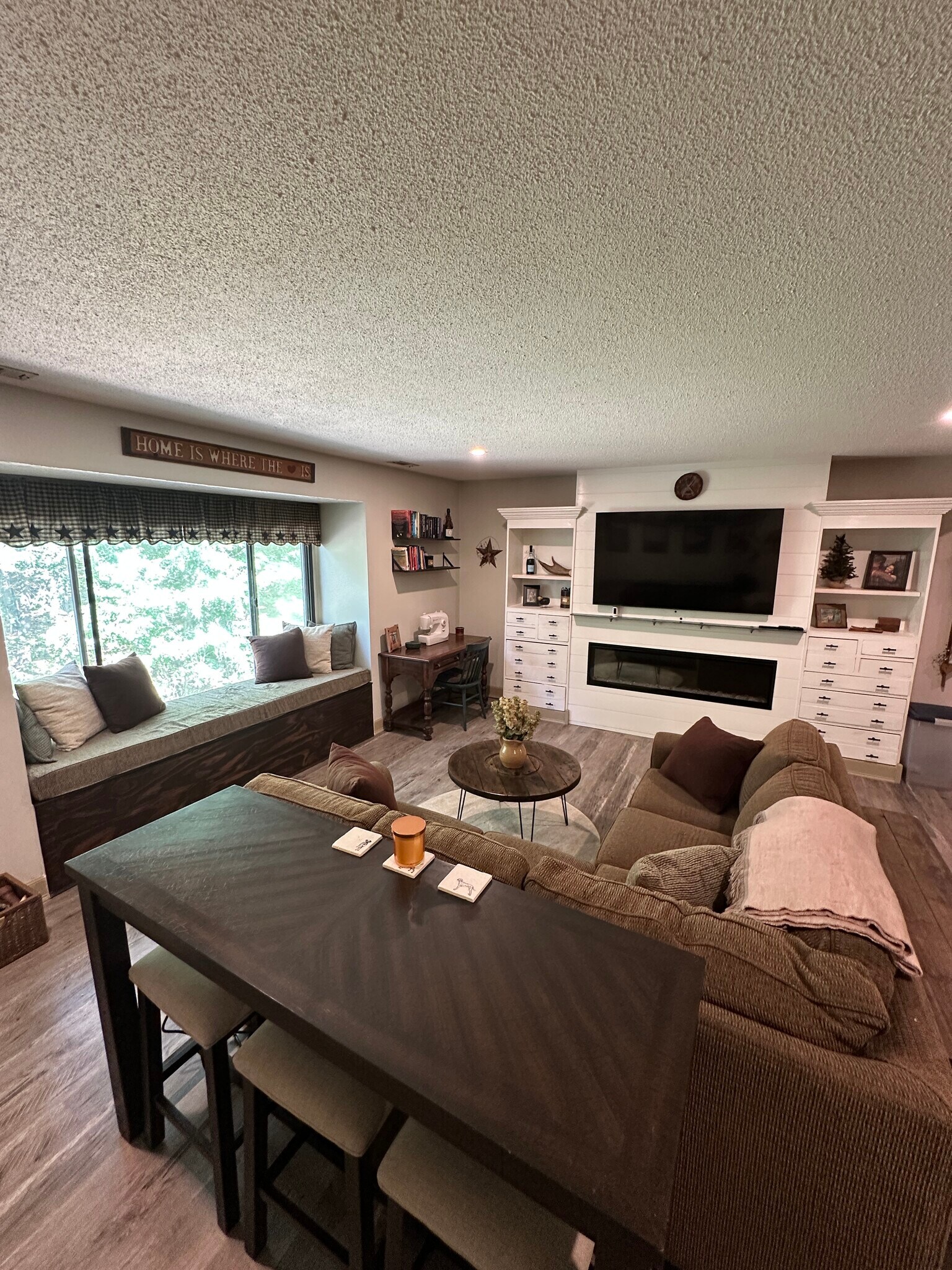 Building Photo - 15 Thayer Pond Dr