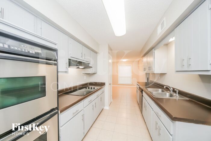Building Photo - 6319 Solway Dr