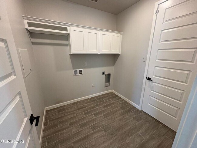 Building Photo - 12853 Clevedon St