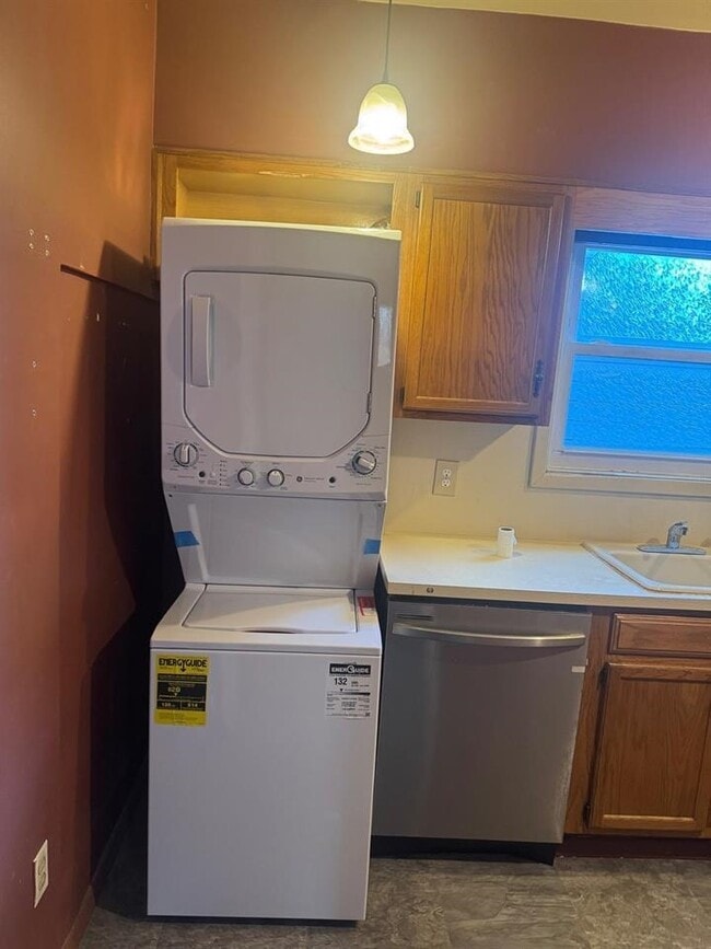 Building Photo - 56 Waverly St