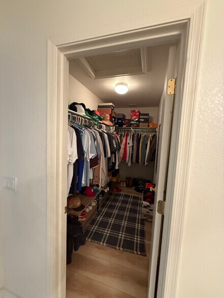 Building Photo - 3328 W Belle Ave