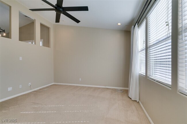 Building Photo - 25 Precipice Ct