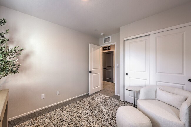 Building Photo - 4463 Honey Hls Ave