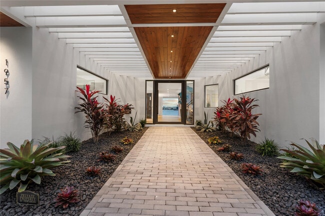 Building Photo - 1957 Harbourview Dr