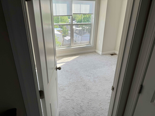 Building Photo - 2820 Dart Dr
