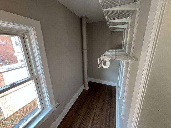 Building Photo - 326 State St