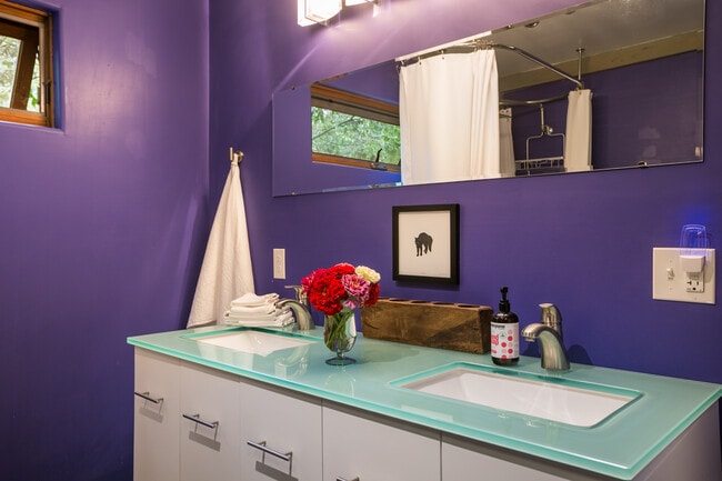 Building Photo - 402 Trujillo Ln