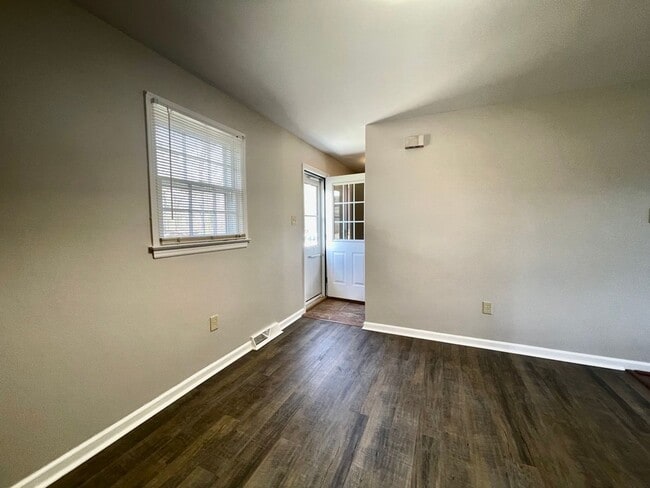 Building Photo - 10500 Chalkley Rd