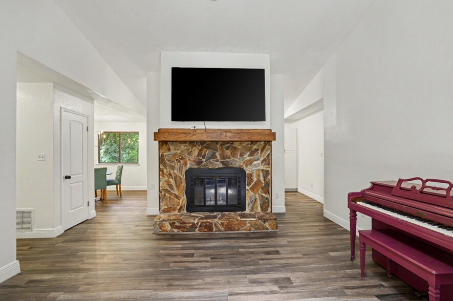 Building Photo - 1830 Myrick Rd