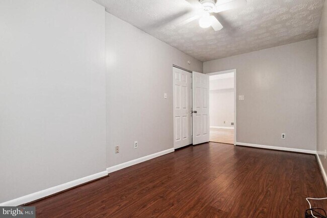 Building Photo - 315 South Dr