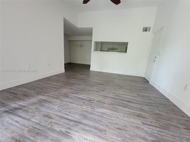 Building Photo - 4844 N State Rd 7