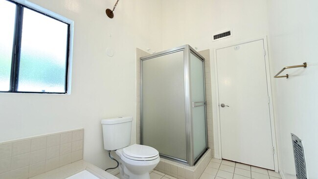 Building Photo - Spacious 4-Bedroom + Bonus Room Home with ...