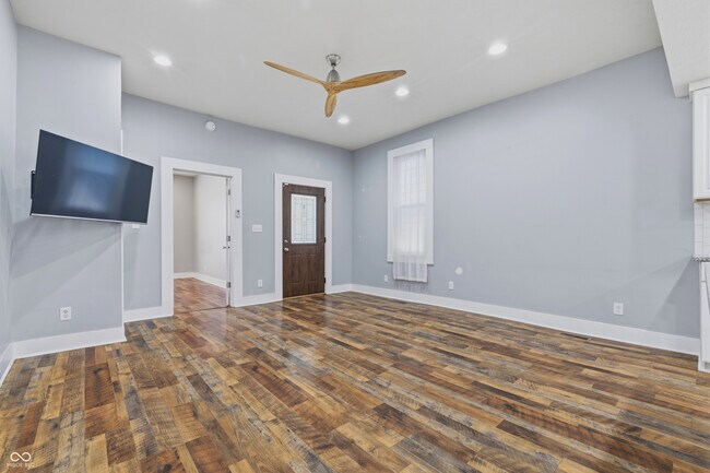 Building Photo - 1330 Lexington Ave