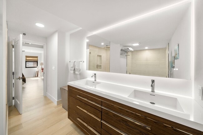 Building Photo - 1201 S Ocean Dr