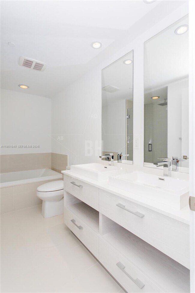 Building Photo - 45 SW 9th St